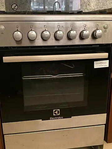 Electrolux freestanding gas cooker with oven - Excellent working condition