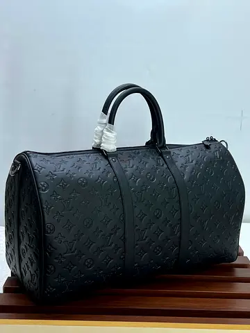 Lv Luxury Black travel bag