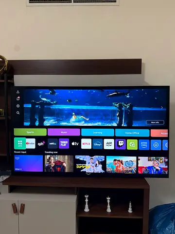 LG 65" 4K Smart UHD TV (UR8000 Series) - Excellent Condition