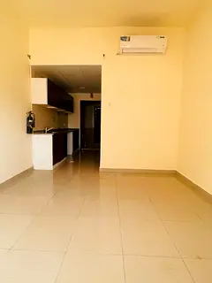 SPecious And Big Studio Near To Safari Mall For Family Building Cal To Li