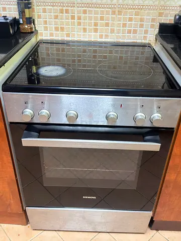 Siemens Electric Ceramic Hob with Built-in Oven - perfect Condition