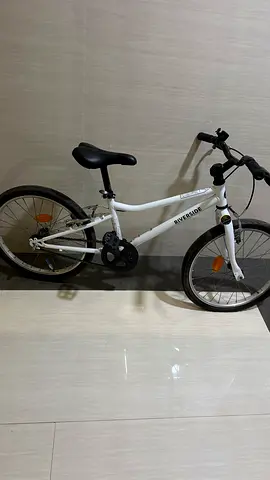 White Riverside kids/teen hybrid bike - good condition