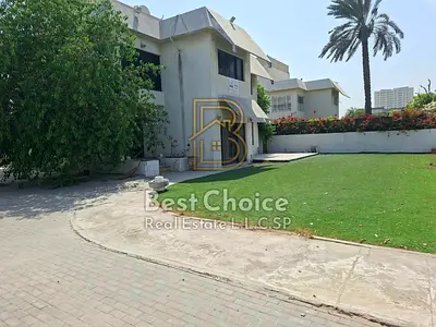 حوش كبير واجهة واضحة على الشارع الرئيسي موقع مناسب للمشاريع التي تحتاج إلى مساحة واسعة وسهولة الوصول