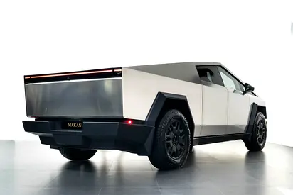2024 Tesla CYBERTRUCK — фото 4