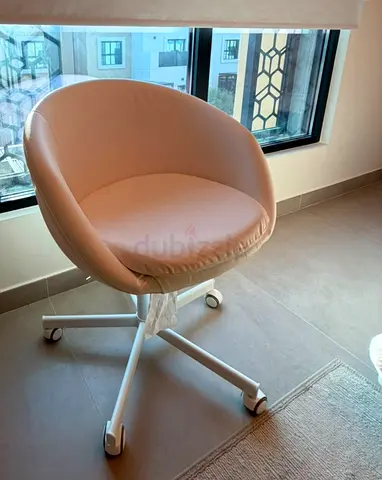 White Swivel Office Chair with Wheels - Good Condition