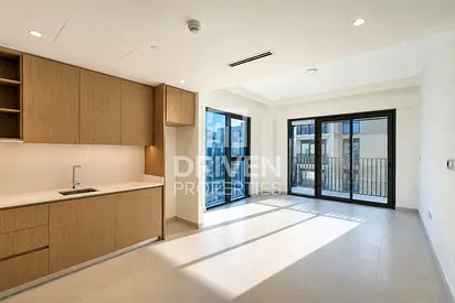 Creek Beach | Future Tower View | Bright Unit