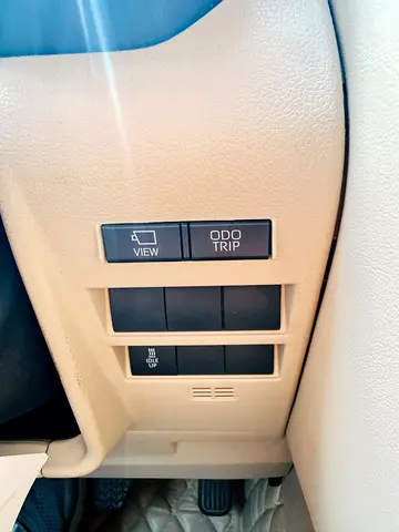 2023 Toyota LAND CRUISER — миниатюра 17