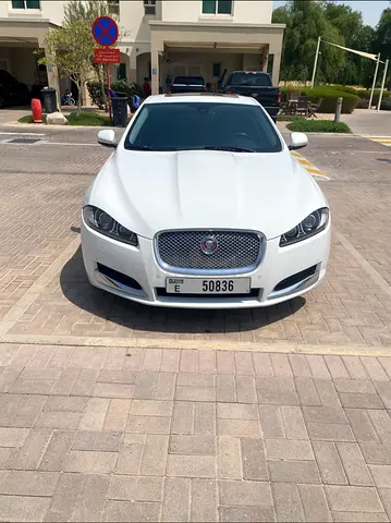 2015 Jaguar XF Luxury GCC Specs