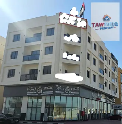 بناية على الشارع الرئيسي بين العالية والرقايب