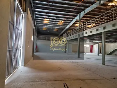 A prime warehouse is available for annual lease in Al Jurf Industrial 1, Ajman. It offers a spacious layout suitable for various commercial, industria