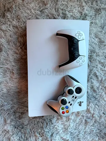 PS5 Digital Edition + 2 Controllers