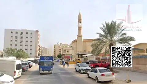 قطعه ارض للبيع امارع عجمان الراشديه 3 ارض سكني تجاري . الرخصه ارضي + 6 شارع وسكه بجوار المسجد مباشره يوجد علي الارض بيت ارضي مكون من 3 غرف المساحه 115