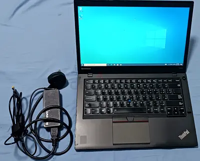 Lenovo ThinkPad T450s (Intel i5 / 4GB RAM) – Working Windows 10 + Original Charger
