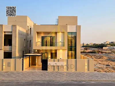 Luxury villa in a prime location – 3 floors – Direct from the owner – Registration and ownership fees included – Price negotiable – Freehold ownership