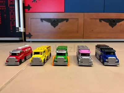 Paw Patrol 5 pack metal trucks with figures