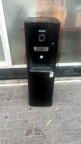 Bottom load water dispenser