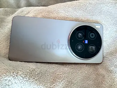 Vivo X300 ULTRA 512gb GLOBAL VARIANT. Less than 1 month Used .