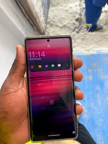 Used aquos r6 battery good charging 2x a day having some crack on glass back side