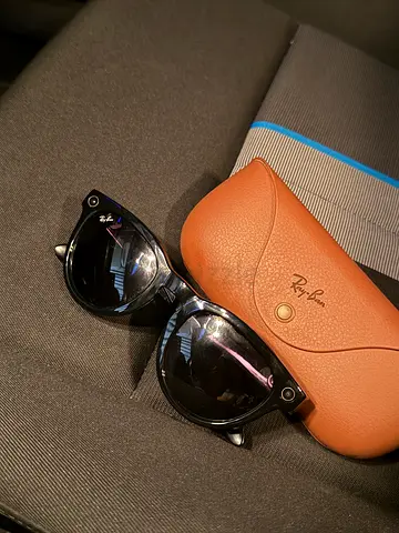 Ray-Ban Meta Wayfarer Sunglasses with Case - Black Frames