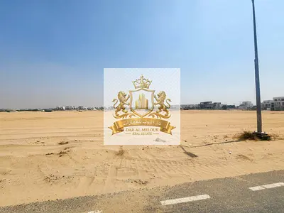 للبيع بالشارقه .. منطقه الحوشي .. ارض سكني استثماري ..  مساحة الأرض 2422 قدم مربع .. تصريح بناء فيلا سكني استثماري .. متاح عدد 5 اراضي متلاصقه .. تصري