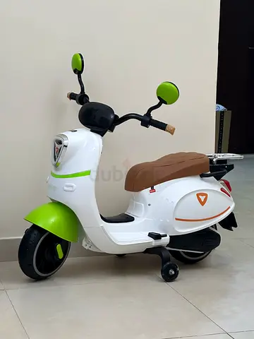 Kids Electric Ride-On Scooter Toy - White & Green, Good Condition