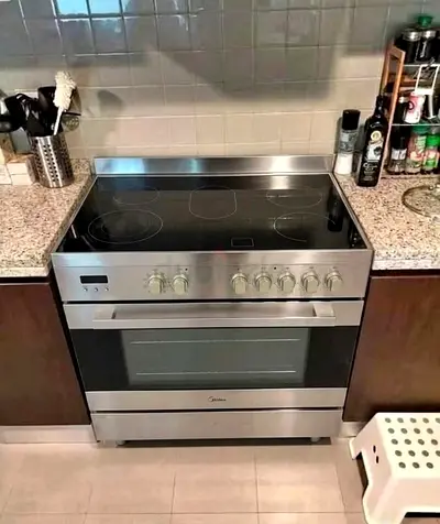 Midea Freestanding Ceramic Cooker With Multifunction Oven - 109L - 90X60cm