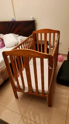 Wooden Baby Crib - Single Slatted Cot in Good Condition