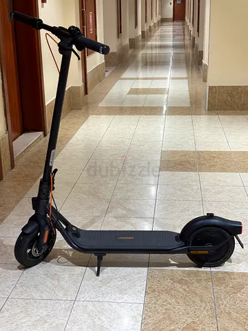Nine bot Electric Scooter f2 plus - Good Condition, Lightweight Commuter