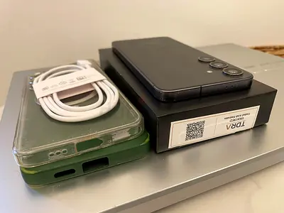 Samsung s24+ plus tdra 5G physical dual sim 256gb 12gb with complete box and unused accessories