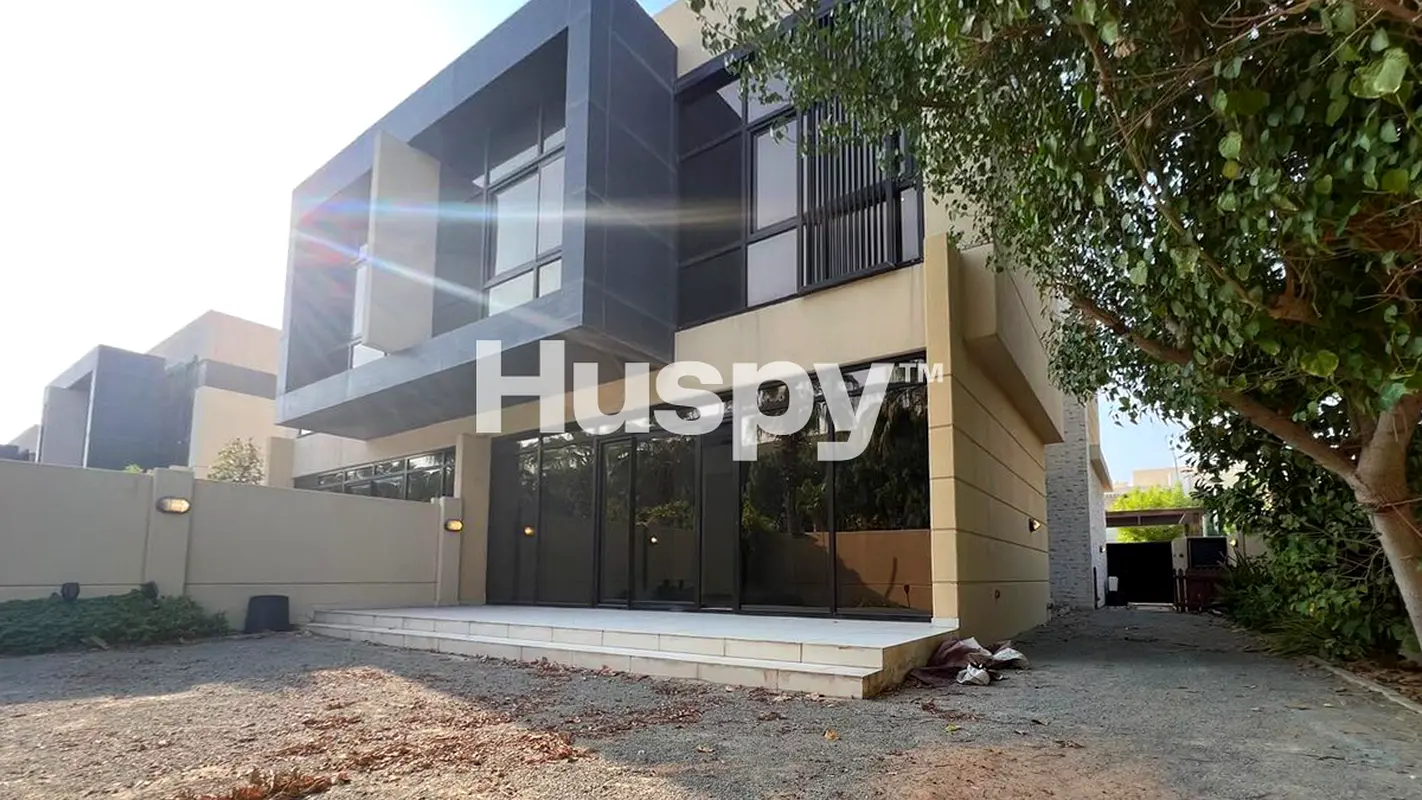 Single Row | End Corner Villa | Vacant