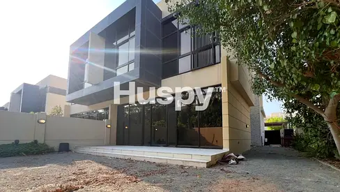 Single Row | End Corner Villa | Vacant
