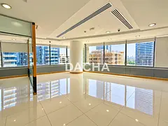 Corner Unit |Lake View |Bright & Fitted |2Parkings