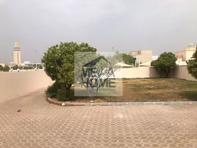 Private Villa - 5 Bedrooms + Maid - Prime Location