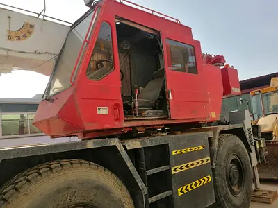 2004 TADANO CRANE 25 TON