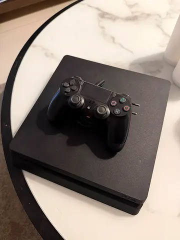 PS4 slim 512gb with controller