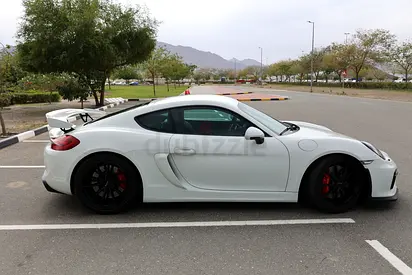 2016 Porsche Cayman GT4 GCC Specs - Dealer Warranty