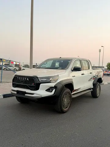 TOYOTA HILUX 2.8 GR 2026 - WHITE *EXPORT ONLY*