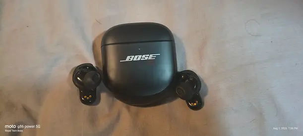 Only few time used Bose QuietComfort Ultra 1 True Wireless Earbuds with Charging Case