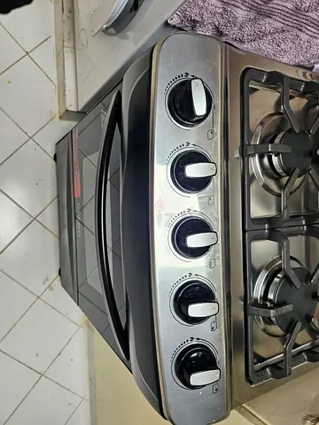 Used freestanding gas cooker with oven - good working condition