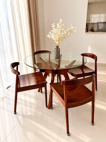 West Elm - Round Dinning Table Mid-Century