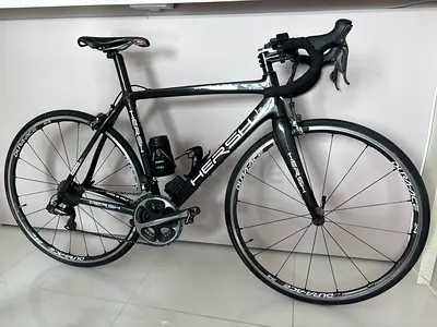Racing full carbon made in Italy bike