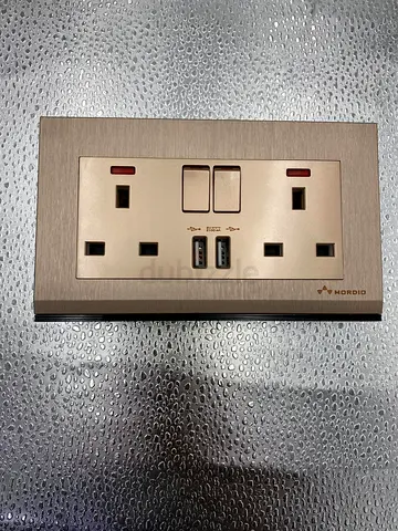 Wall Socket Dual UK Outlets with 2x USB Ports - Brushed Metal Finish