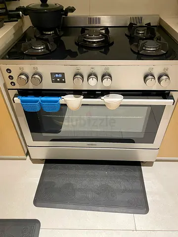 Built-in gas oven and hob combo - good working condition