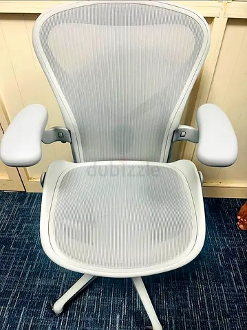 Herman Miller remastered fully loaded Ergonomic Mesh Office Chair - Light Grey (Good Condition)