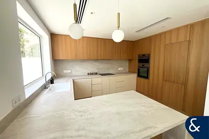 Springs 2 | Fully Upgraded | 3 Bedrooms | Prime