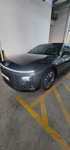 2024 Hyundai AZERA photo 2