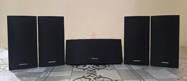 ONKYO (5 Speakers) (120 Watts & 6 Ohms) for Sale in very Good Condition.