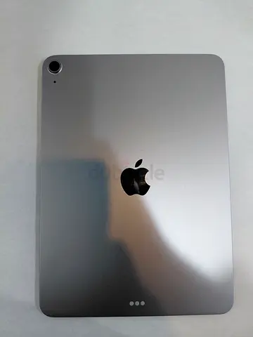 Apple iPad Air M4(Space Gray) - 128gb 4 month used neat and not even a Single Scratch, Lite Used,