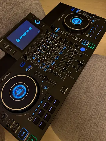 Musical instruments, DJ equipment