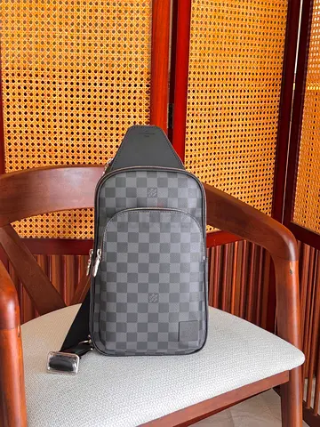 Cross body Lv bag